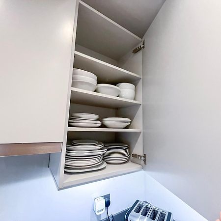 Posh 3 Bedroom Flat With Terrace And Indoor Fireplace In Mayfair, Near Hyde Park Londra Dış mekan fotoğraf