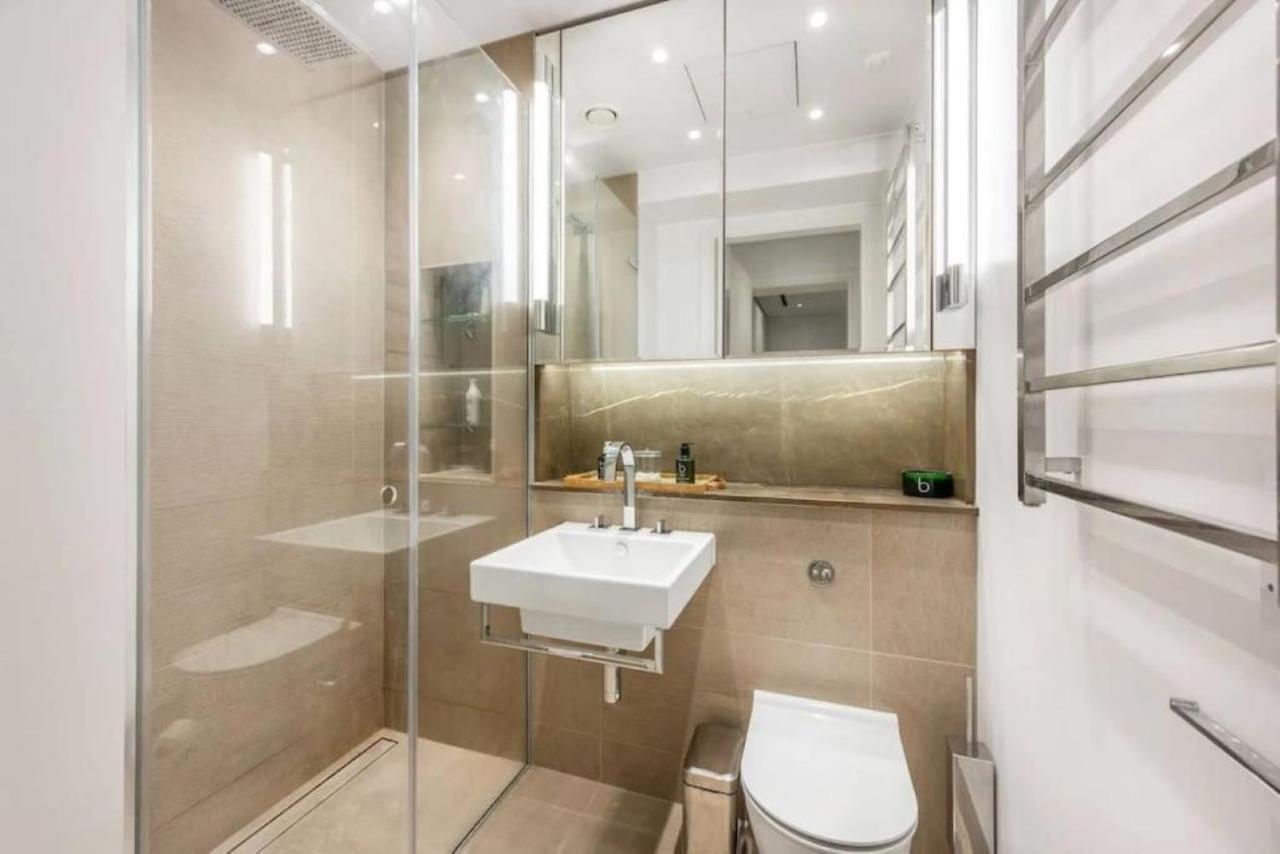 Posh 3 Bedroom Flat With Terrace And Indoor Fireplace In Mayfair, Near Hyde Park Londra Dış mekan fotoğraf