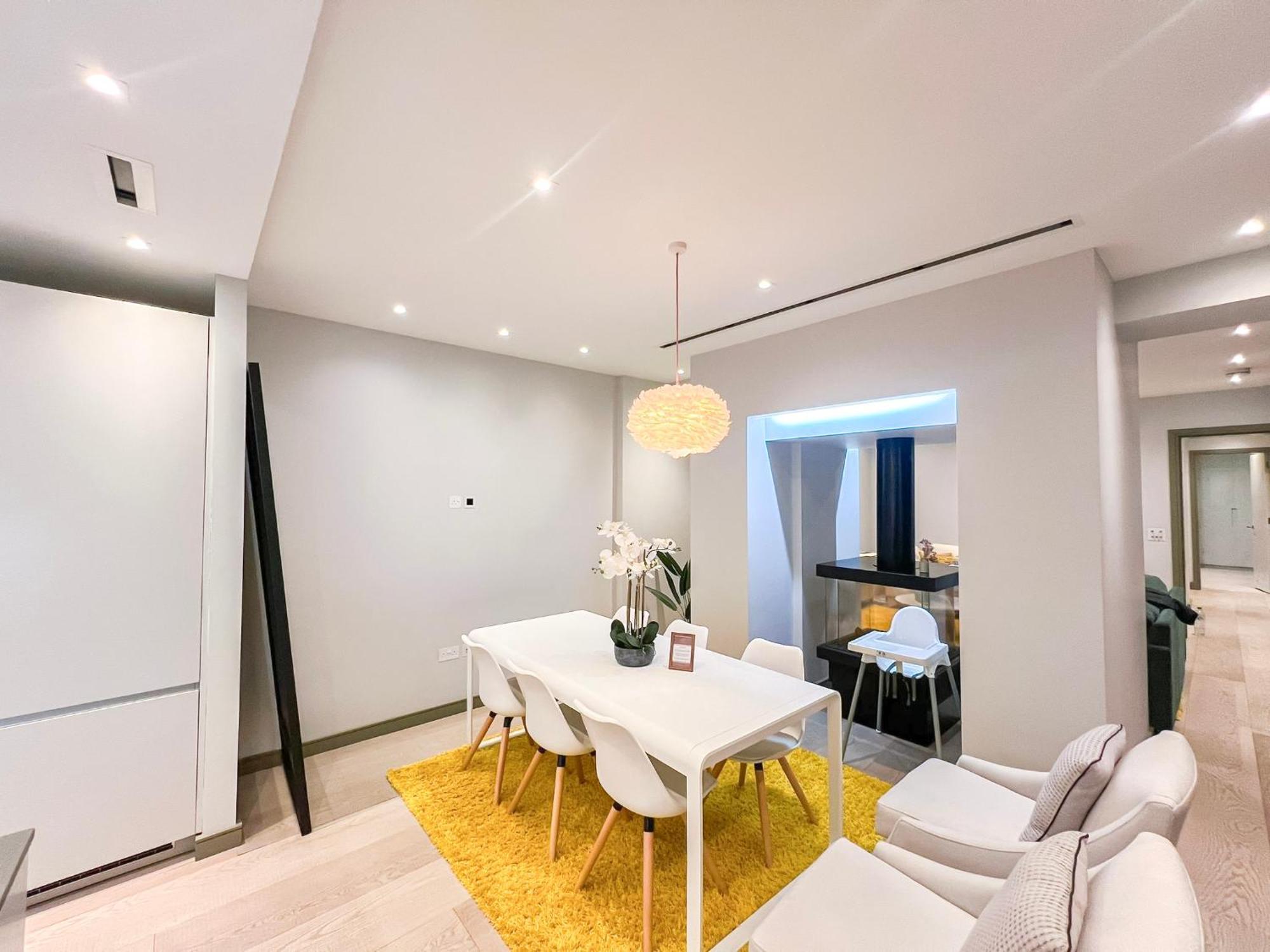 Posh 3 Bedroom Flat With Terrace And Indoor Fireplace In Mayfair, Near Hyde Park Londra Dış mekan fotoğraf