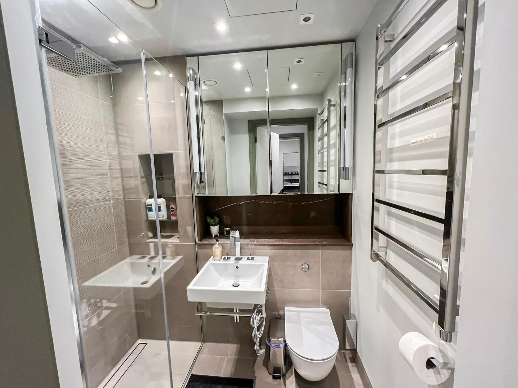 Posh 3 Bedroom Flat With Terrace And Indoor Fireplace In Mayfair, Near Hyde Park Londra Dış mekan fotoğraf