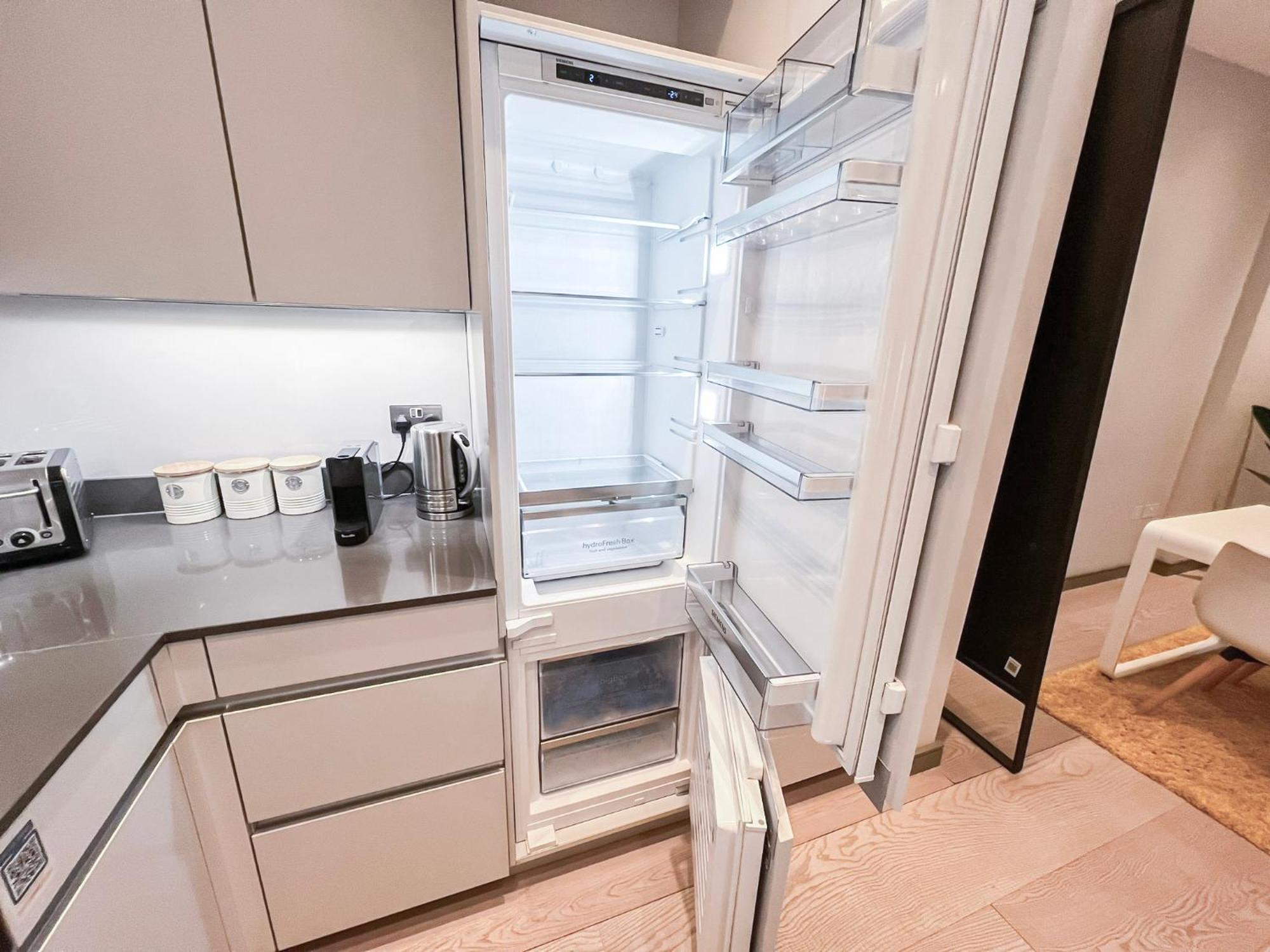 Posh 3 Bedroom Flat With Terrace And Indoor Fireplace In Mayfair, Near Hyde Park Londra Dış mekan fotoğraf