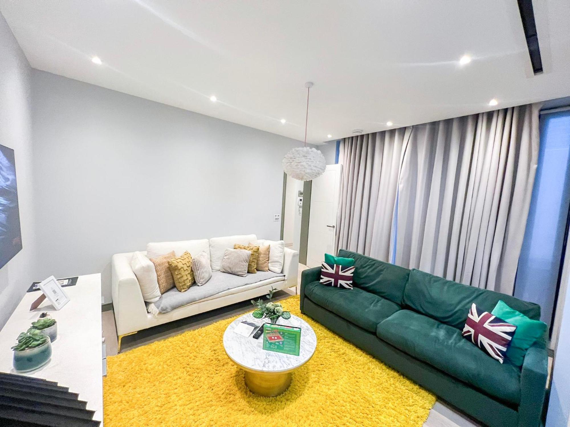 Posh 3 Bedroom Flat With Terrace And Indoor Fireplace In Mayfair, Near Hyde Park Londra Dış mekan fotoğraf