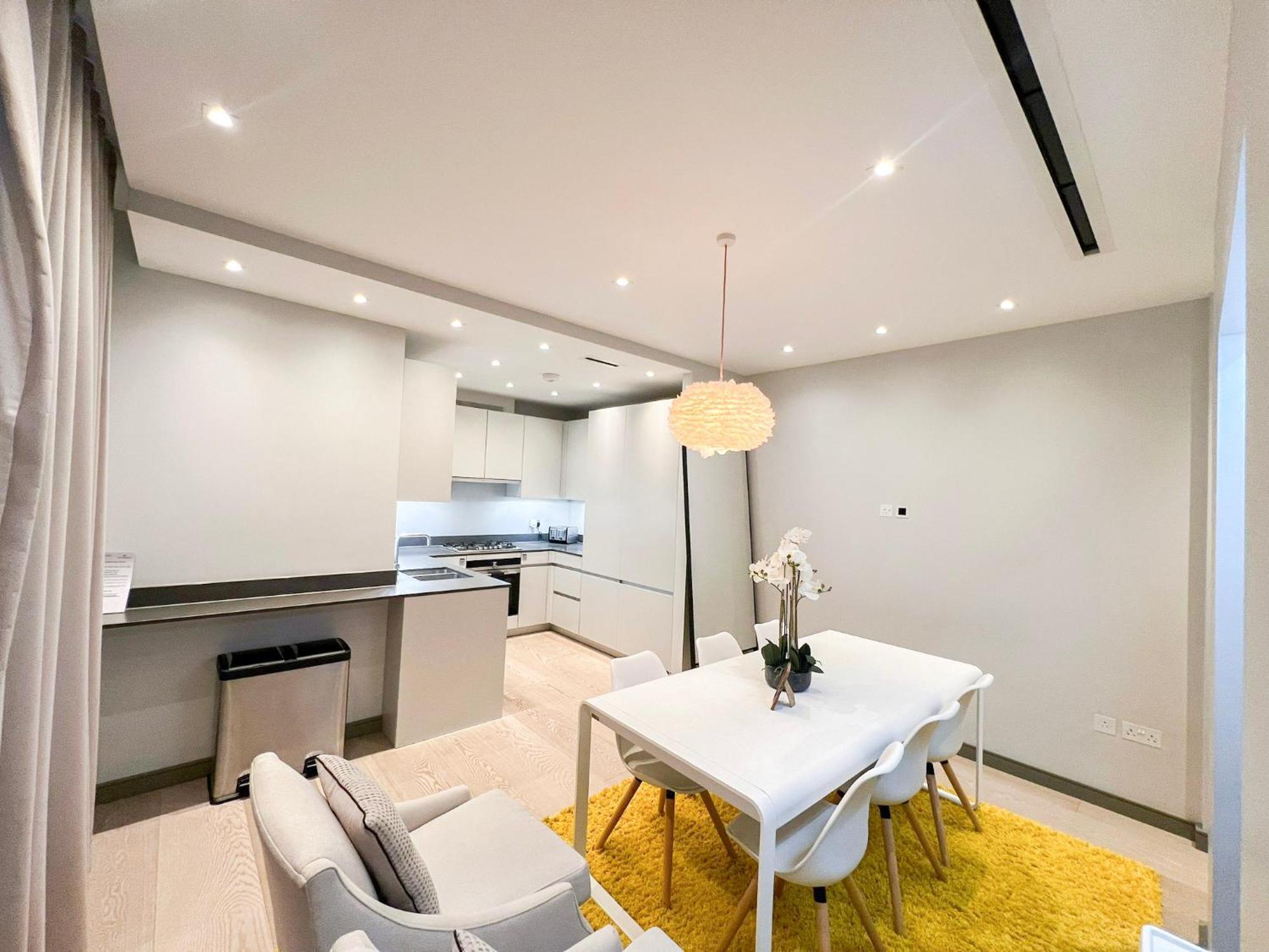 Posh 3 Bedroom Flat With Terrace And Indoor Fireplace In Mayfair, Near Hyde Park Londra Dış mekan fotoğraf